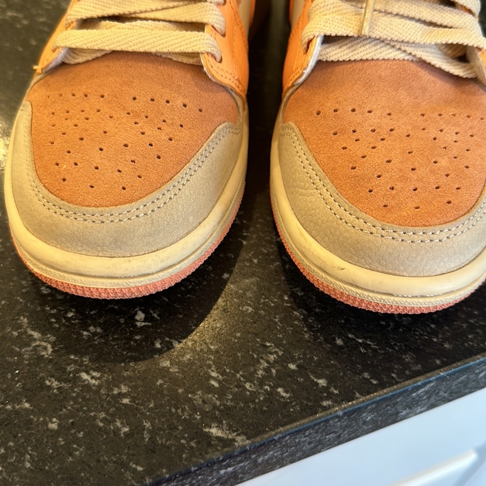Jordan 1 Mid - Picture 3 of 12